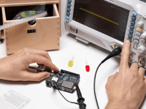 Arduino UNO R4 WiFi 開發板 測試